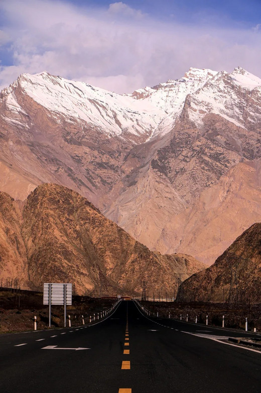 西部世界—帕米尔高原-慕士塔格峰,卡拉库里湖,天山,新疆